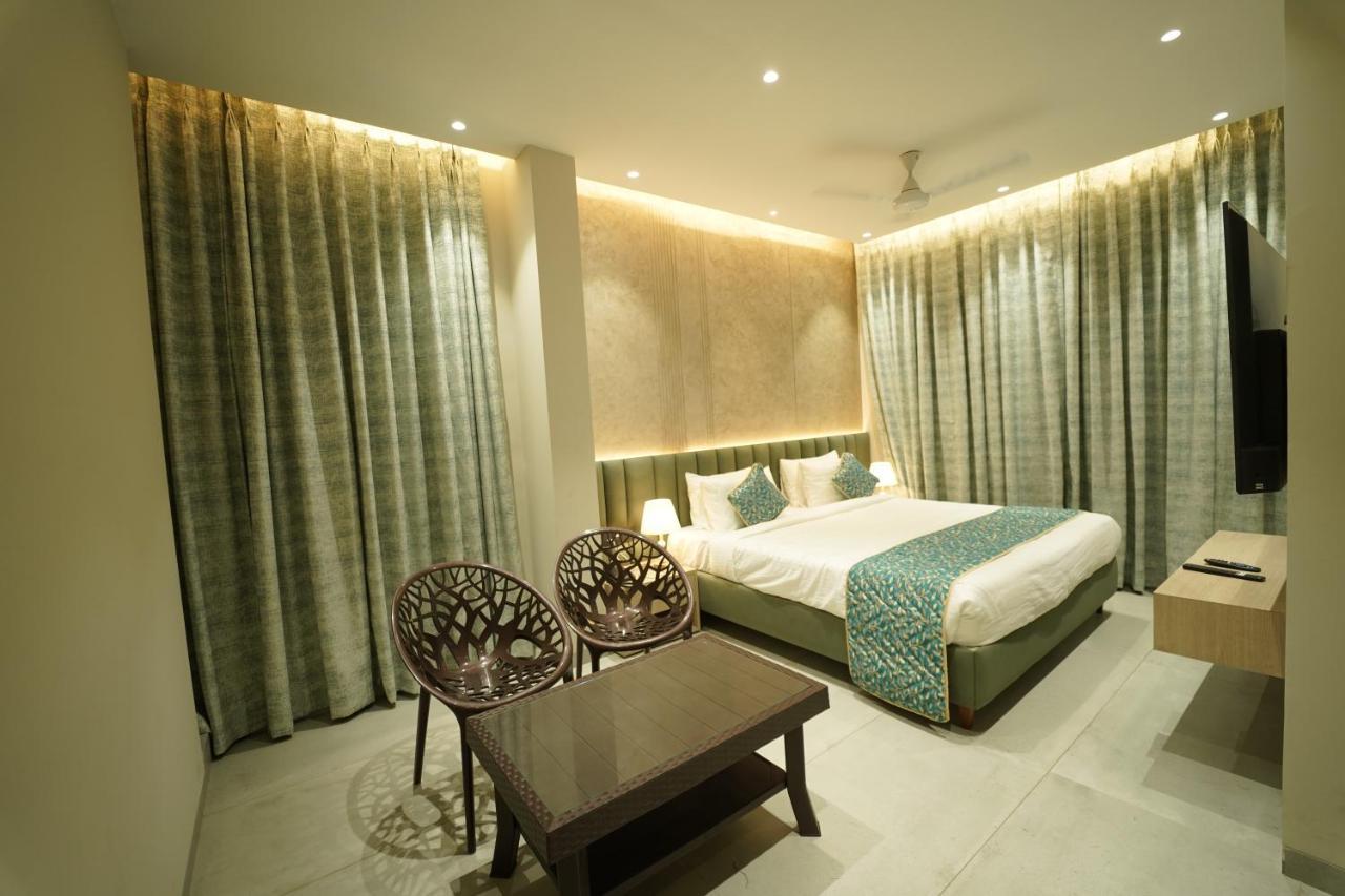 Hotel Laksh Rāipur Eksteriør bilde